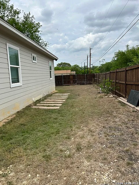 Building Photo - 8103 Airlift Ave