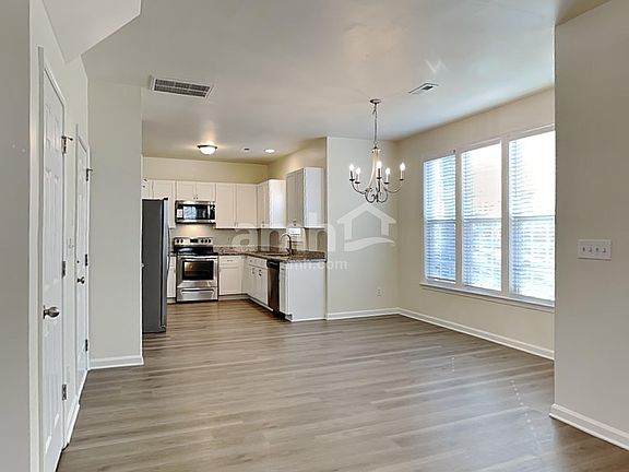 3rd image of 701 McCarthy Dr