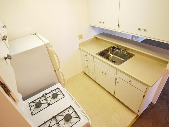 4th image of 5412 Claremont Ave Unit 12