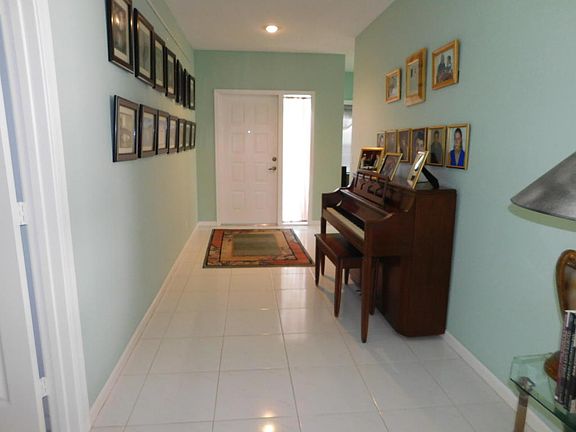 3rd image of 9865 Lemonwood Ct