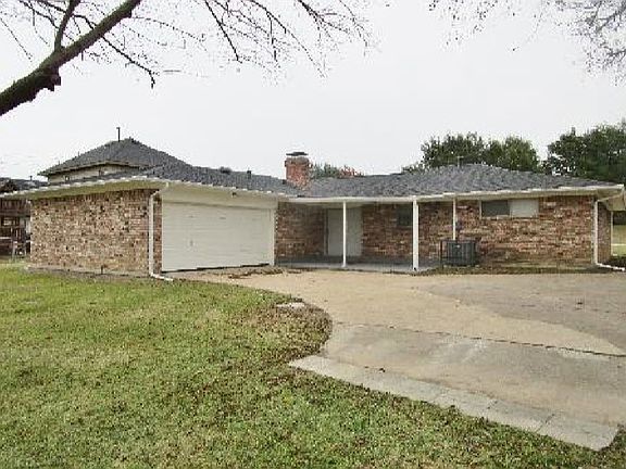 3rd image of 837 Vince Ln