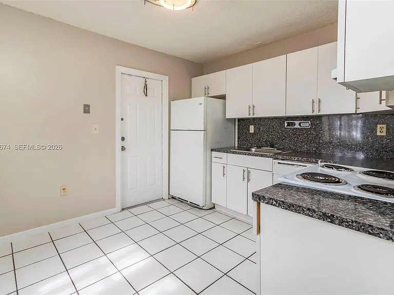 6331 Pierce St #1 — Photo 6