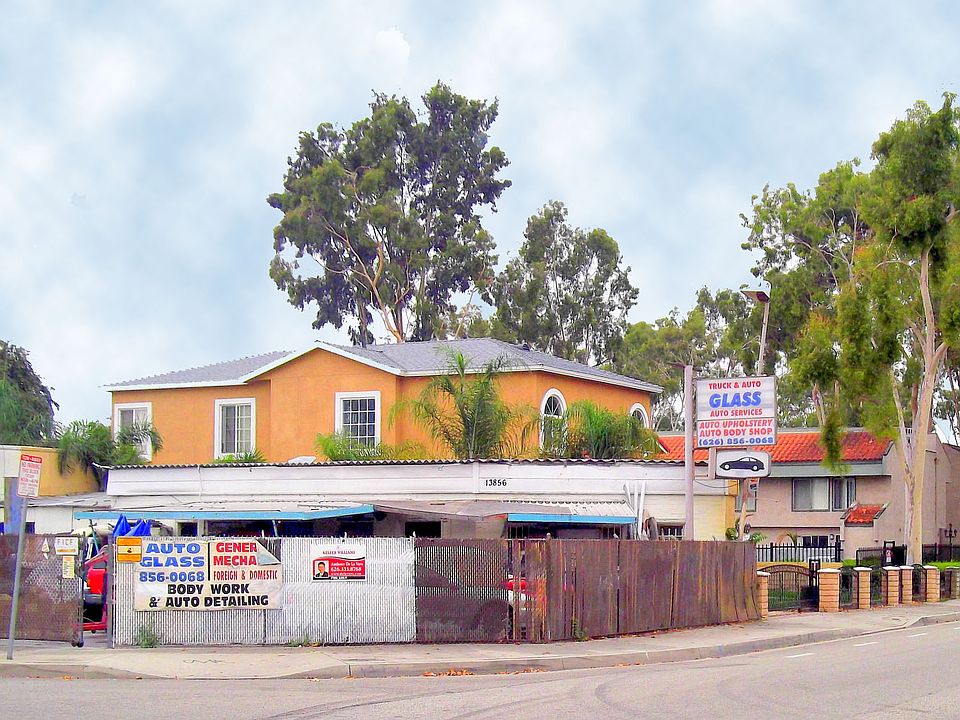 1st image of 13882 Ramona Pkwy