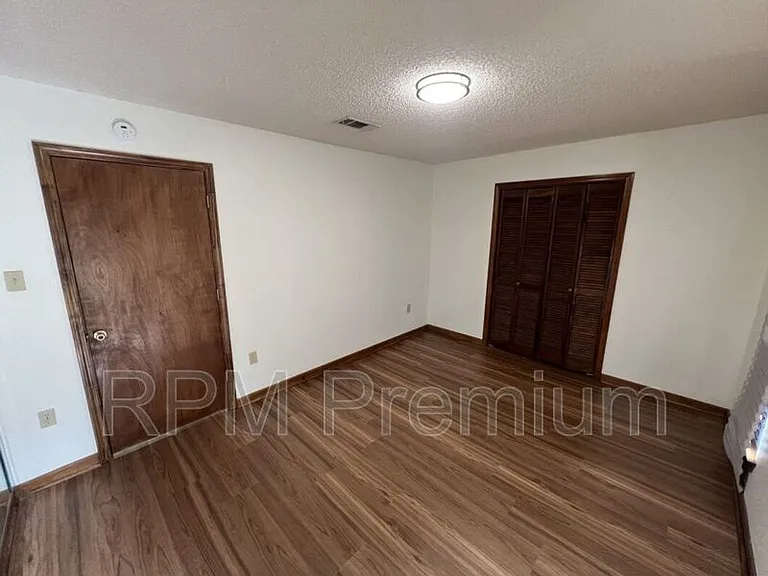 13936 Cayuga Dr — Photo 27
