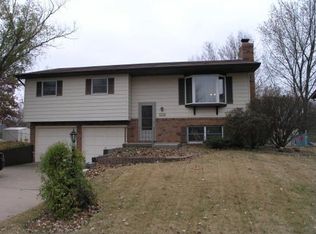 530 Wilson Dr, Columbia, IL 62236
