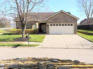 1001 Meadow View Dr, Spring Hill, TN 37174