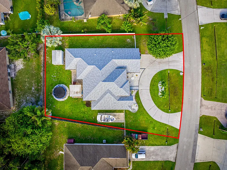 5918 NW Hann Dr — Photo 2