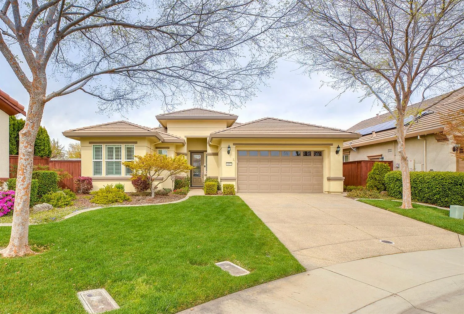 432 Arlington Ct photo 1