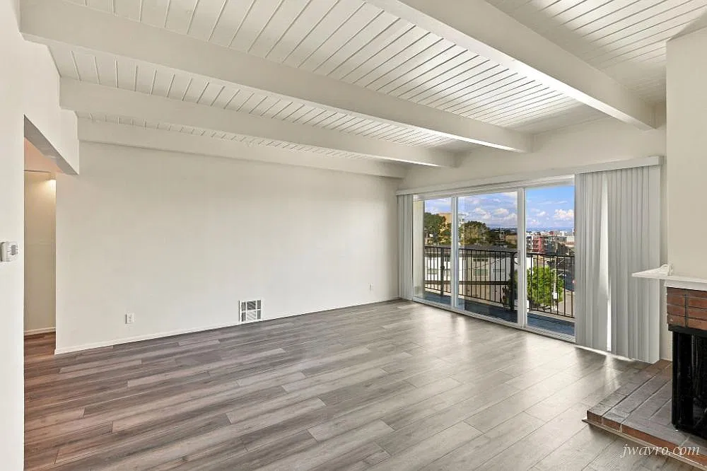 Brand New Remodeled Spacious View 1bd w/ Patio! Must See! — Photo 2