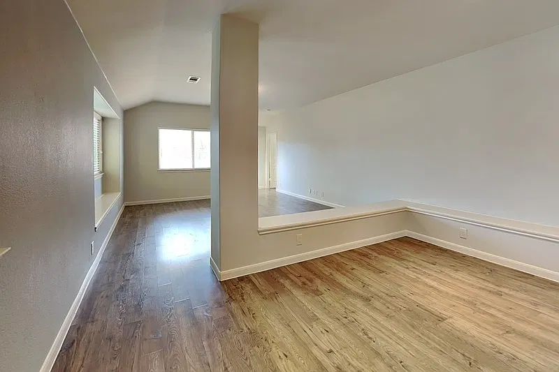 3 bed, 2.0 bath, 1824 sqft, $1,995 — Photo 3