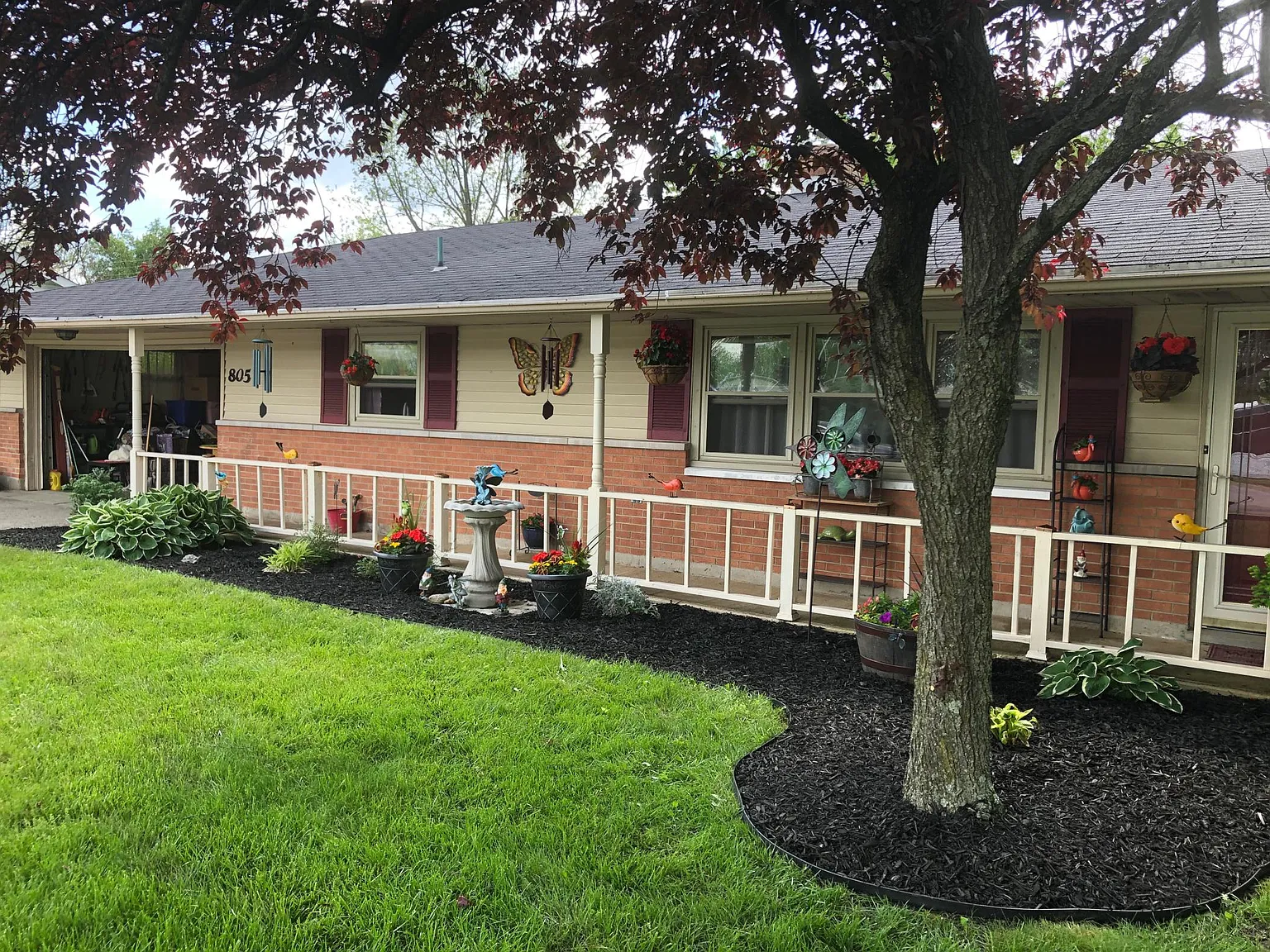 805 Taywood Rd photo 1