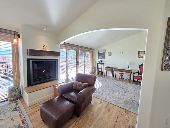 5th image of 4055 Sleeping Indian Ln