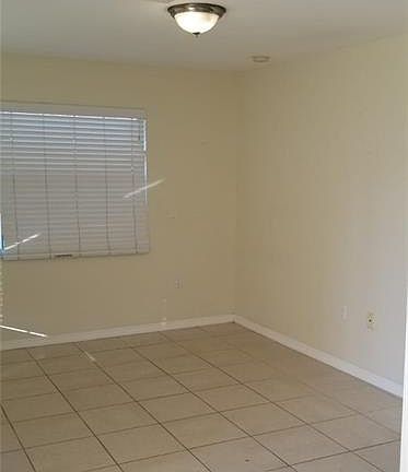 4th image of 835 Vespucci Ave S