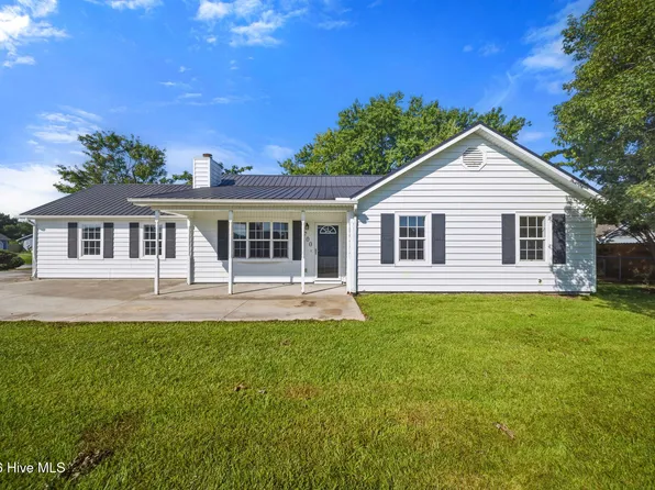 700 Covington Court, Hubert, NC 28539