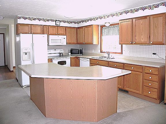 4th image of 224 N Lakeview Ave