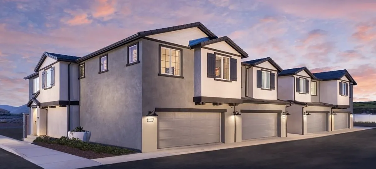 3 bed, 2.5 bath, 1658 sqft, $3,100 — Photo 1