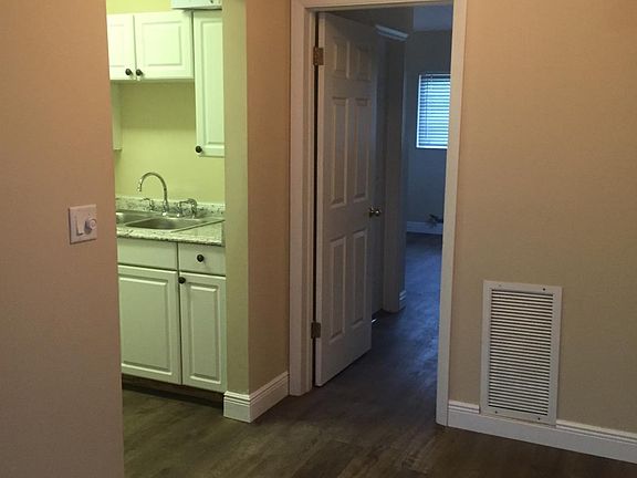 3rd image of 2309 S Federal Hwy APT 22
