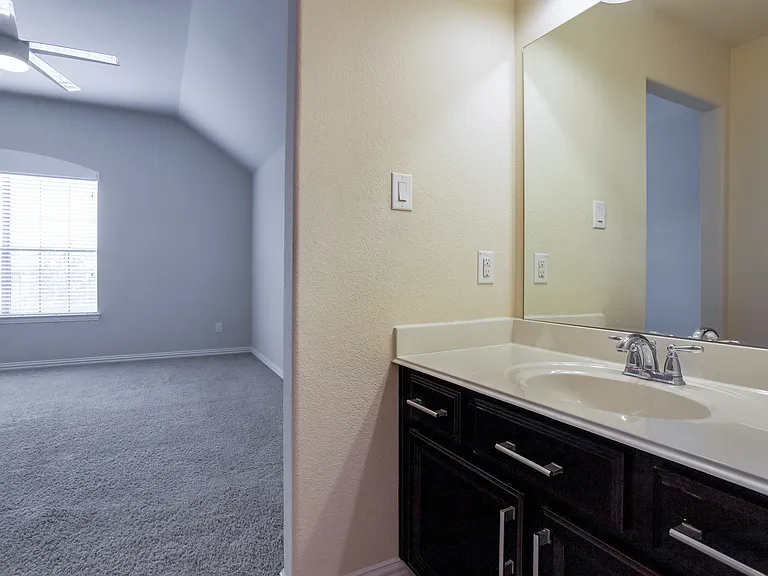 432 Bristol St — Photo 14