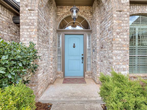 3rd image of 17021 Holly Burn Cir