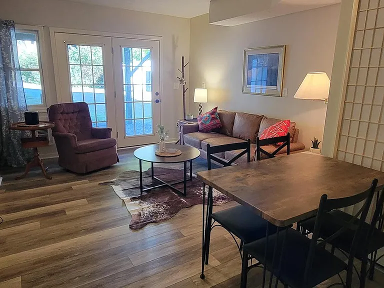 80 McIntosh Ln #B — Photo 5