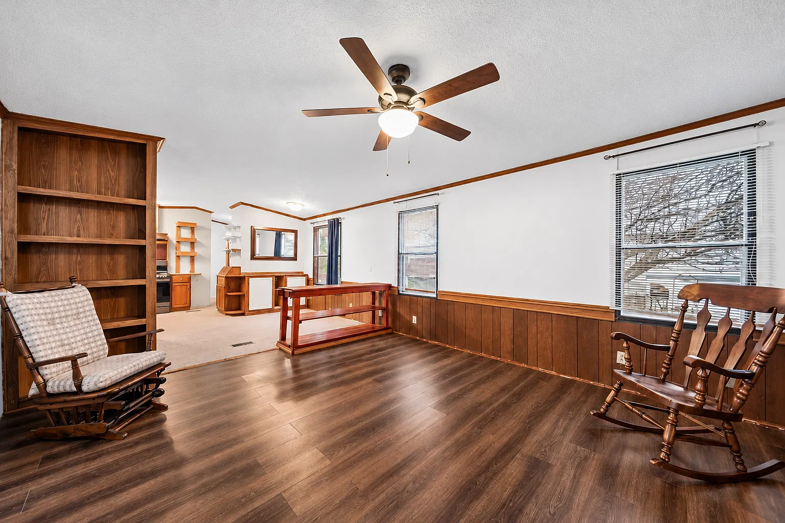 3 bed, 924 sqft, $1,795 — Photo 2