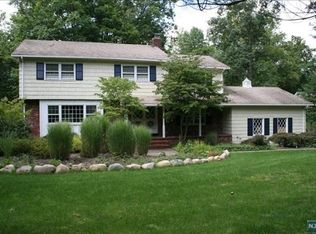 27 Rambling Brook Rd, Upper Saddle River, NJ 07458