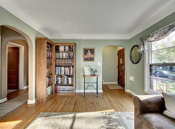 Welcome to 1567 Griggs St N.