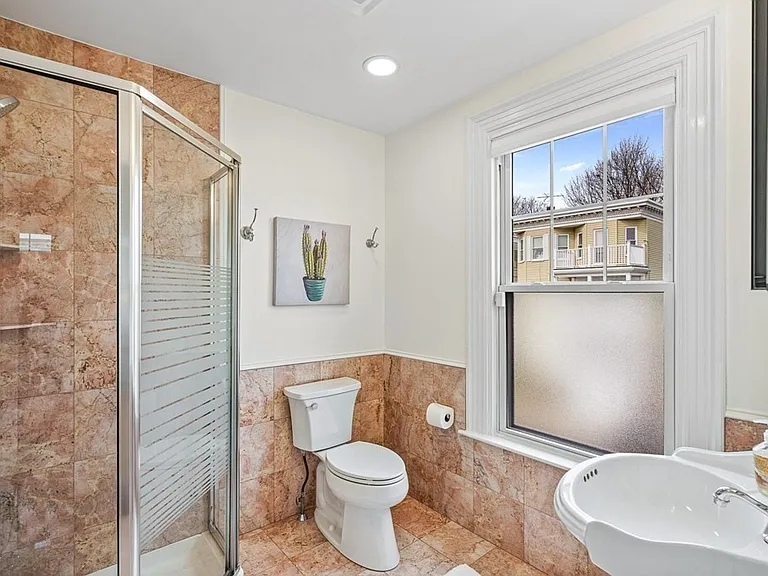 12 Victoria St #2 — Photo 14