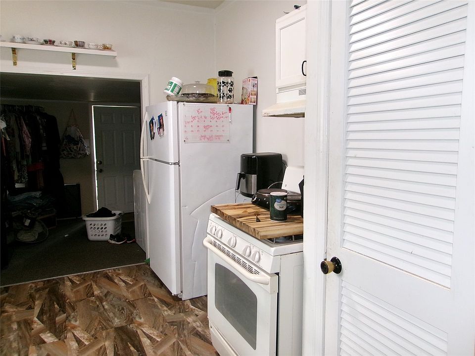 7th image of 707 Galveston St