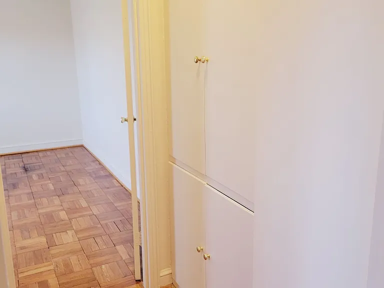 Boulevard Courts Apartments — Photo 30