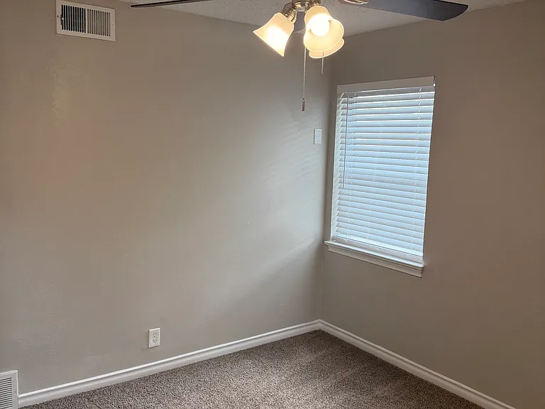 2514 Greenway St — Photo 13