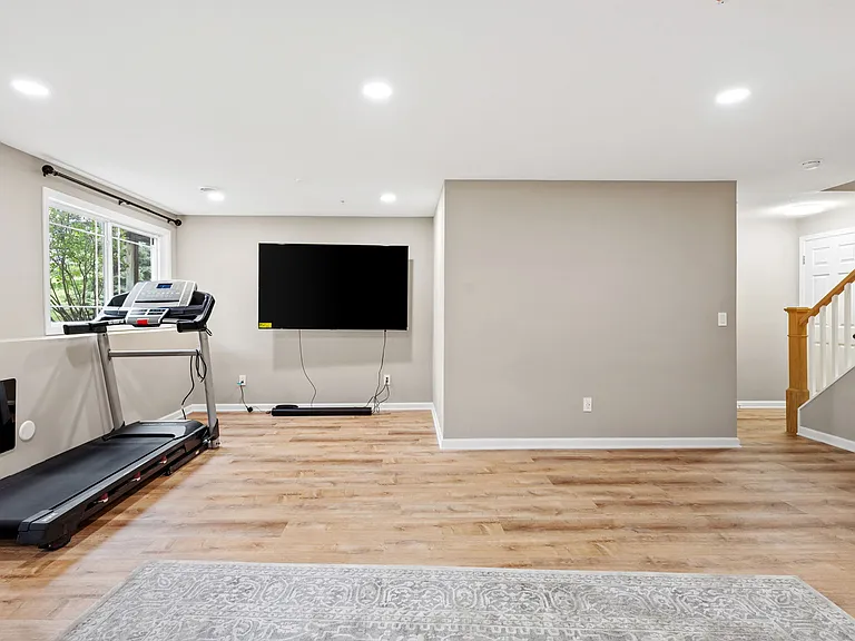5048 Yuma Ln N — Photo 22