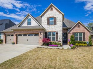 102 SW Highland Rd, Bentonville, AR 72712