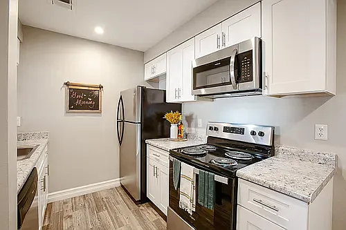 Chandler Meadows Furnished Apartments — Photo 42