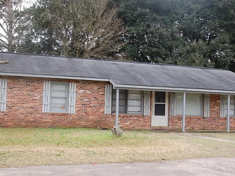 300 Palomino Ln — Photo 1