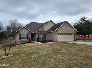 418 Timbercreek Dr, Maryville, TN 37803