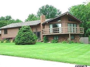 460 Surrey Rd, Elkhorn, NE 68022