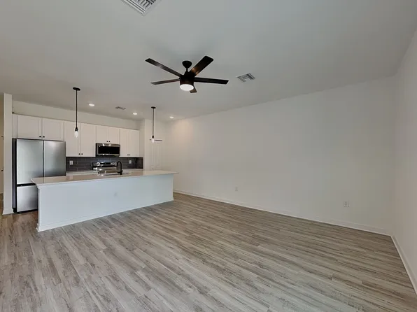 5141 27th St SW, Lehigh Acres, FL 33973
