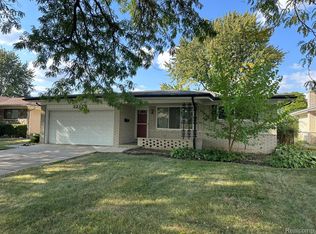 3217 Barton Dr, Sterling Heights, MI 48310