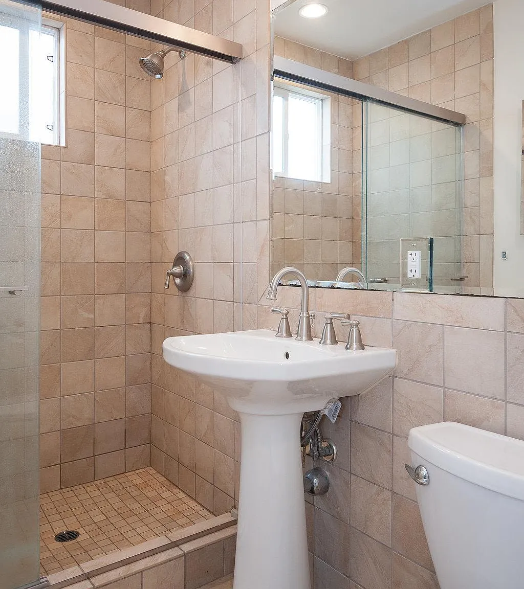 2 bed, 900 sqft, $3,795 — Photo 2