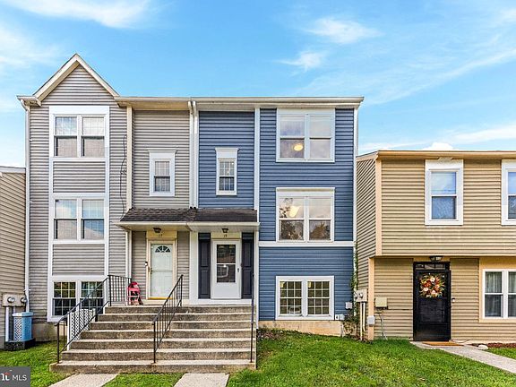 2nd image of 19 Chinaberry Ln