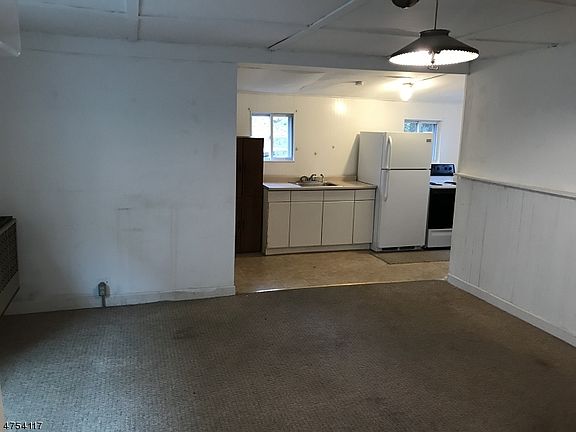 4th image of 5 Lakeview Ave