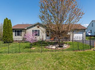 27 Herlock Rd, Staunton, VA 24401