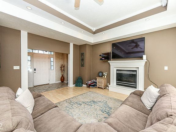 5th image of 613 S Miramar Way