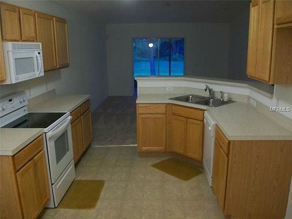 3rd image of 182 Lake Shepard Dr