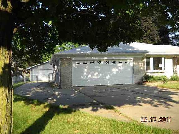 2nd image of 38700 Shoreline Dr