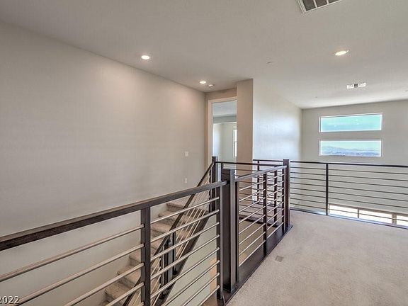 4th image of 372 Red Feather Peak Ct