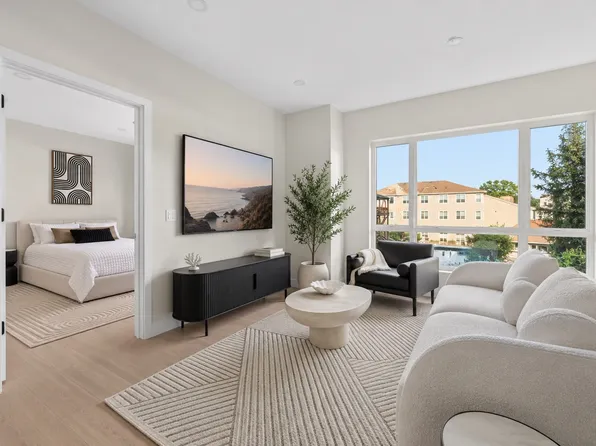 38 Old Colony Ave #202, Quincy, MA 02170
