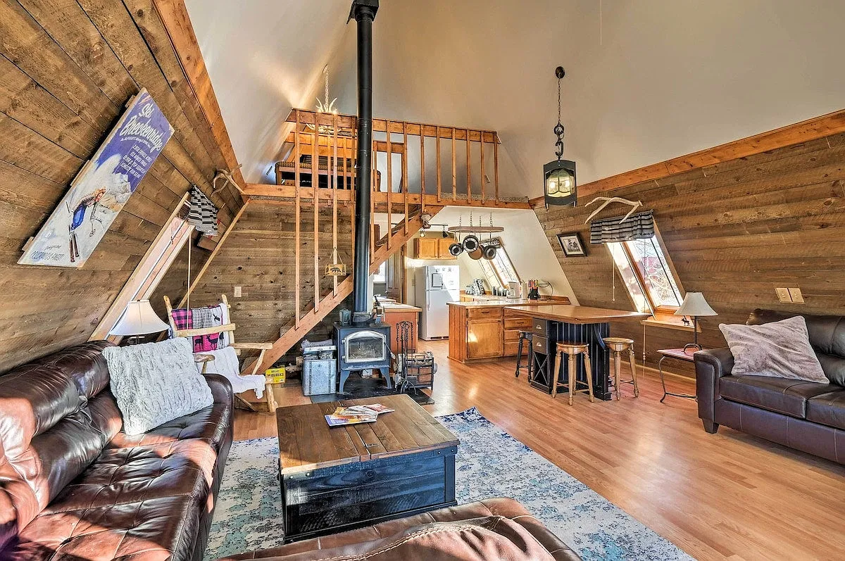 890 Sheep Ridge Road — Photo 3