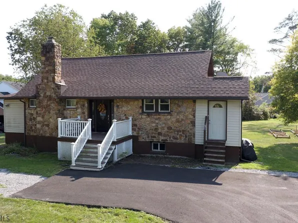 230 Pond St, Hollidaysburg, PA 16648